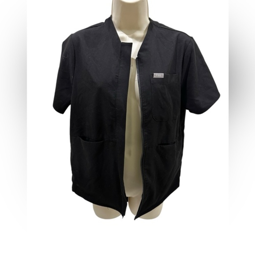 Figs Full Zip Short Sleeve Black Top - zipper pockets broken